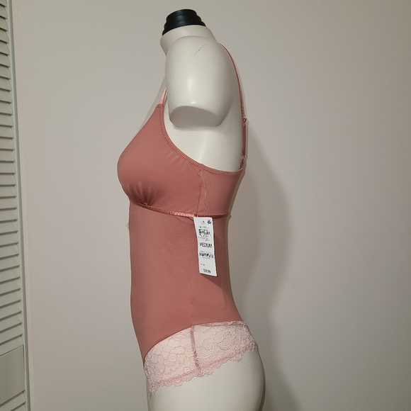 Lace trim thong bodysuit clay color M - Picture 4 of 6